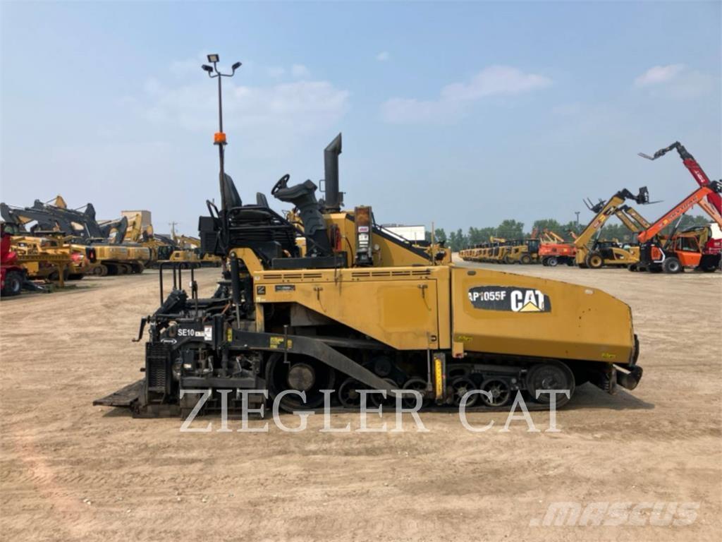 CAT AP1055F Asfaltni finišerji