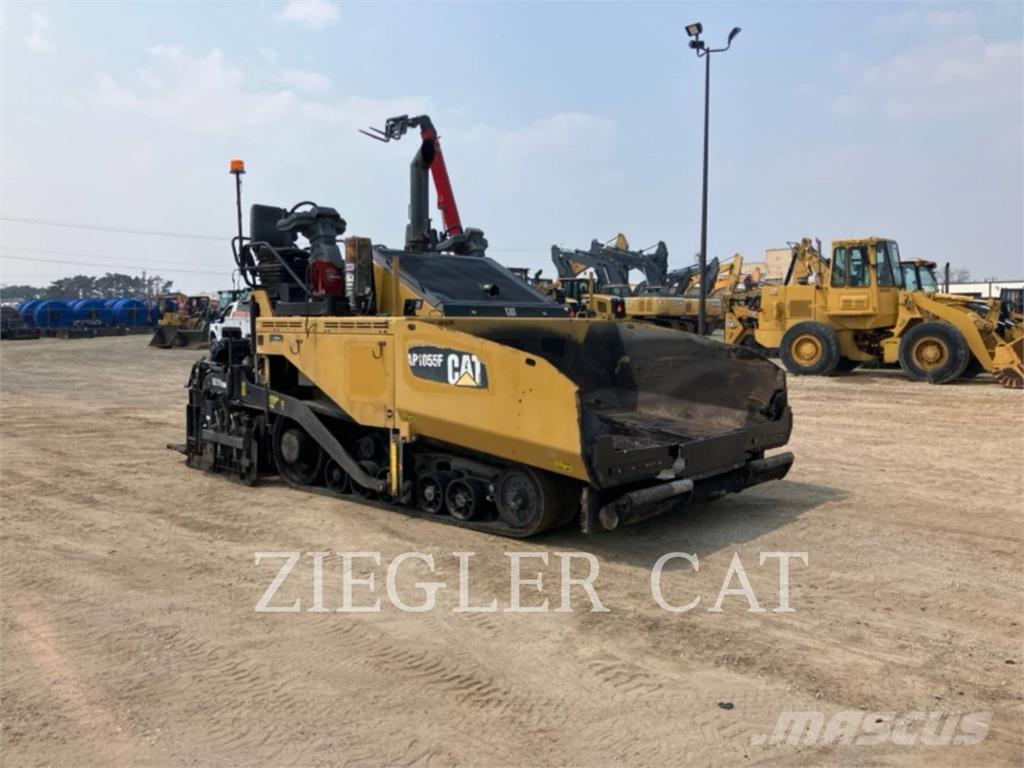 CAT AP1055F Asfaltni finišerji