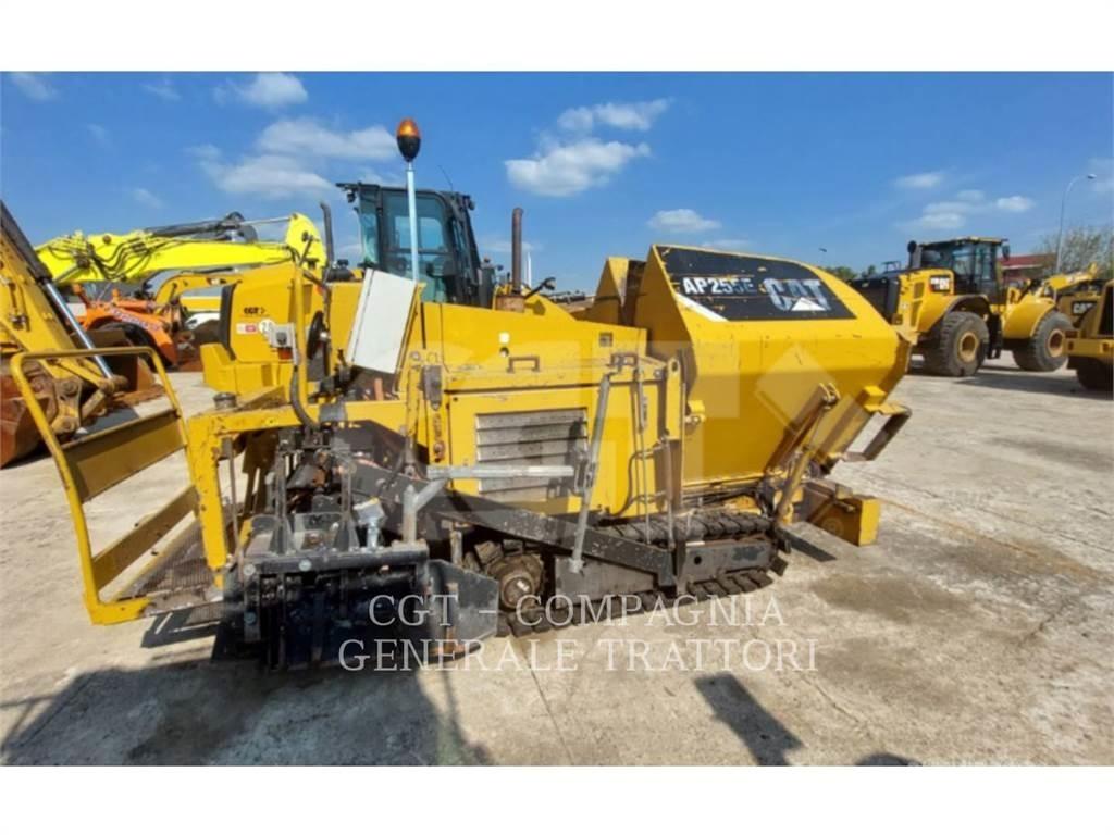 CAT AP255E Asfaltni finišerji