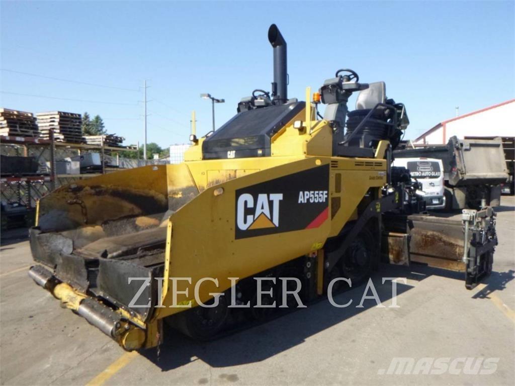 CAT AP555F Asfaltni finišerji