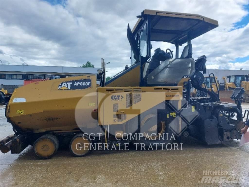 CAT AP600F Asfaltni finišerji