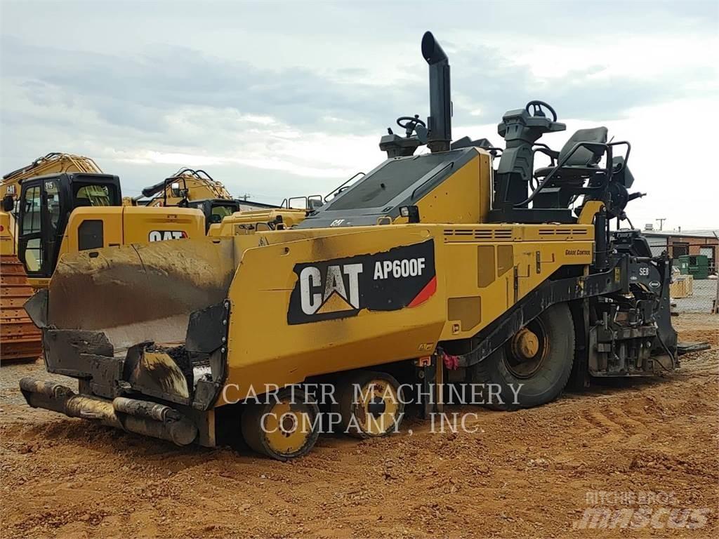 CAT AP600F Asfaltni finišerji