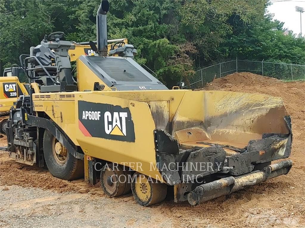 CAT AP600F Asfaltni finišerji