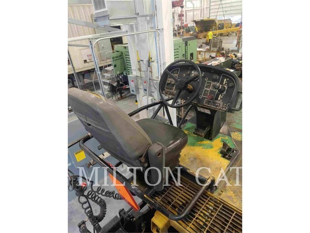 CAT BG-2455D Asfaltni finišerji