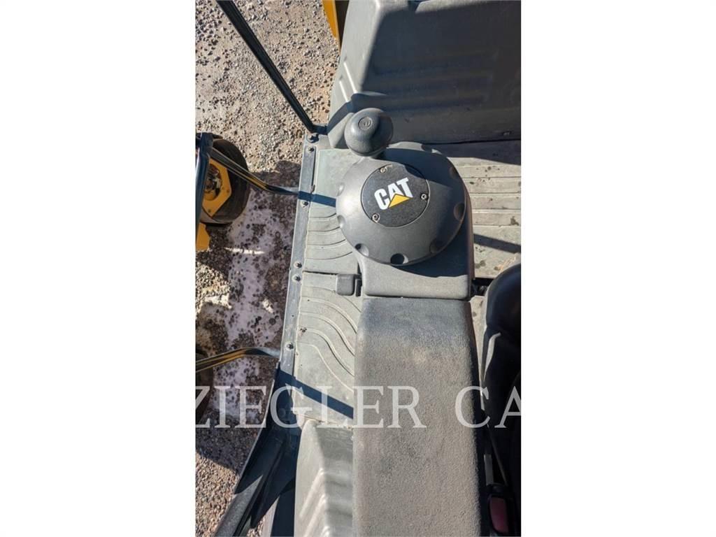 CAT CB10 Kompaktorji tal