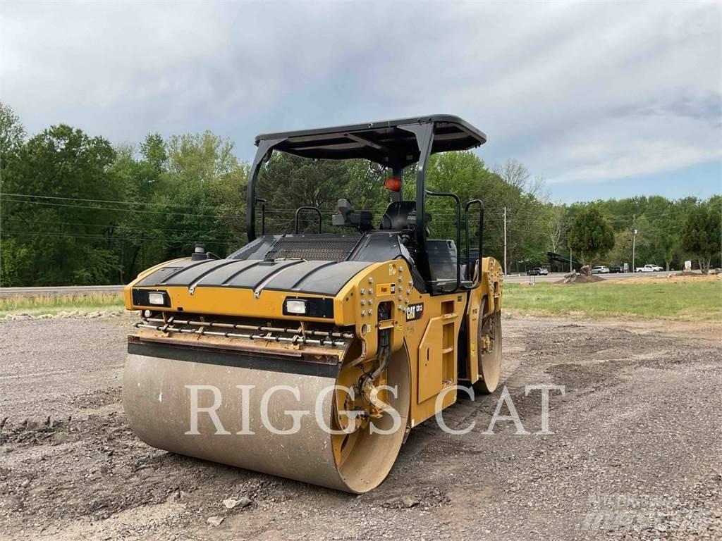 CAT CB13 Kompaktorji tal