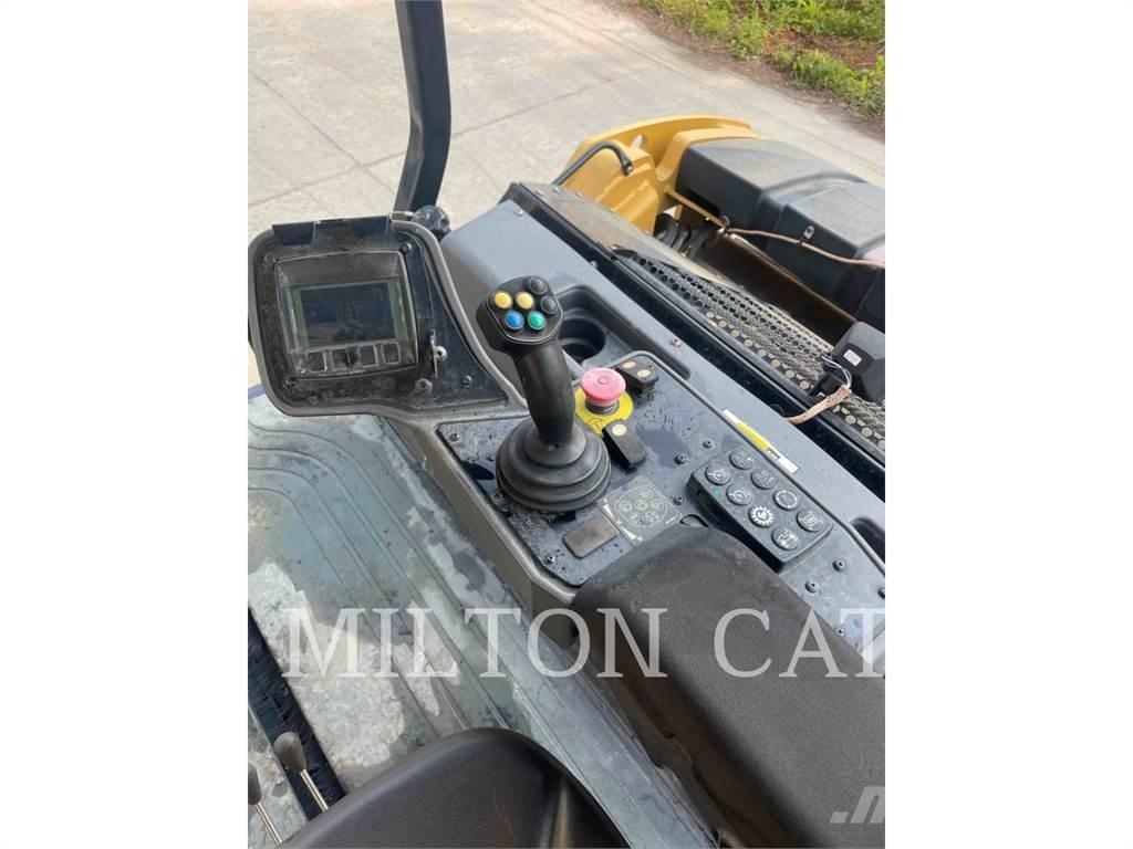 CAT CB15 Kompaktorji tal