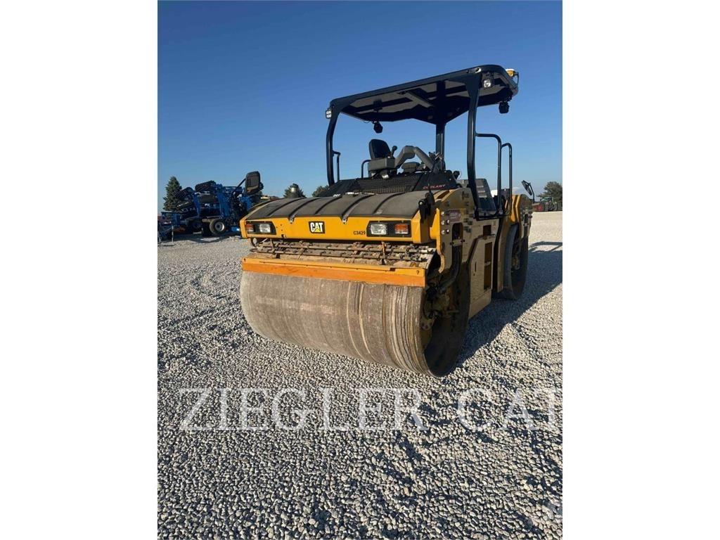 CAT CB15 Kompaktorji tal