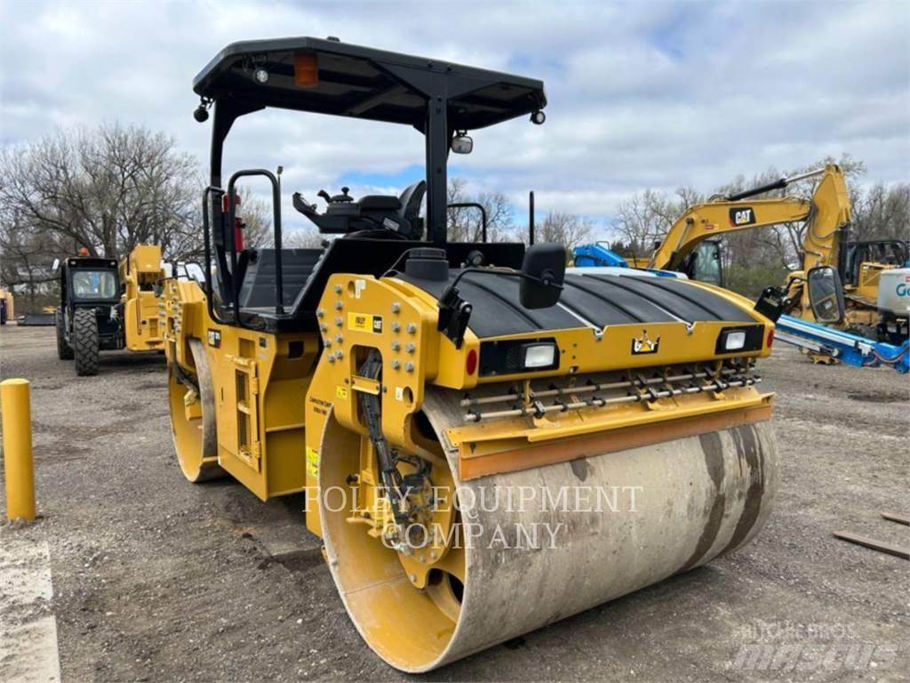 CAT CB15-01 Kompaktorji tal