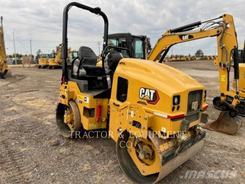 CAT CB2.7 Asfaltni finišerji