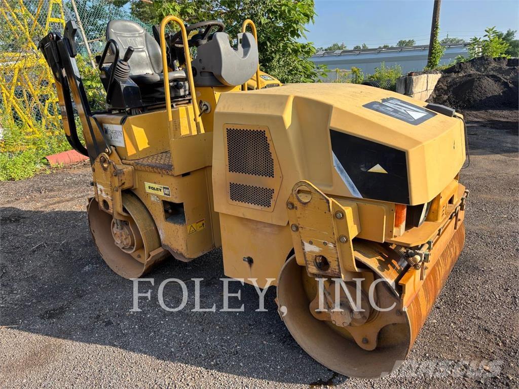 CAT CB24 Dvojni valjarji