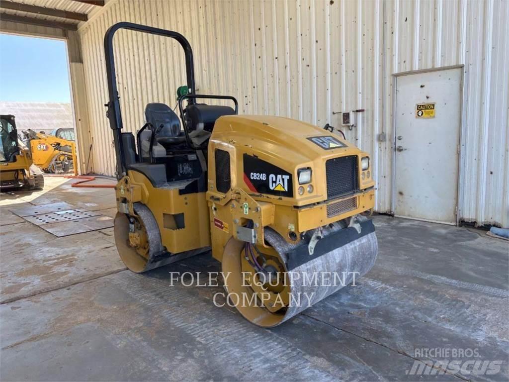CAT CB24B Kompaktorji tal