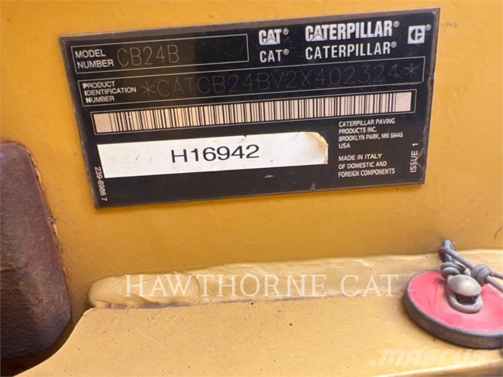 CAT CB24B Kompaktorji tal