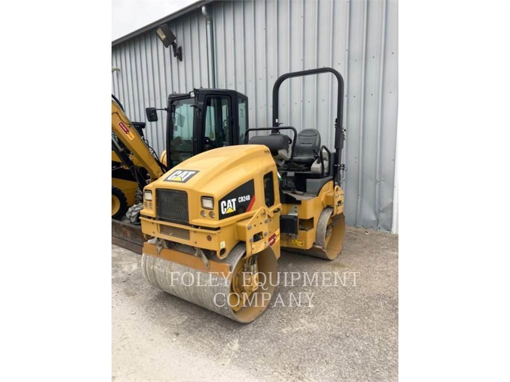 CAT CB24B Kompaktorji tal