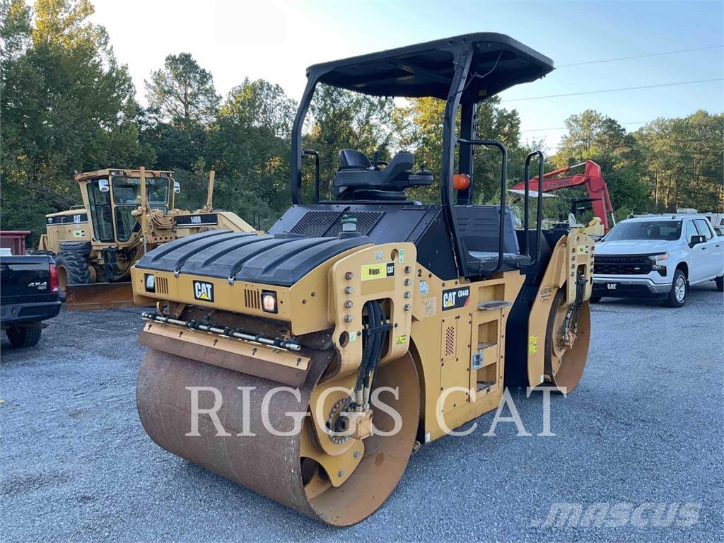 CAT CB44B Dvojni valjarji