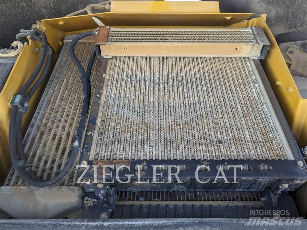 CAT CB64 Kompaktorji tal