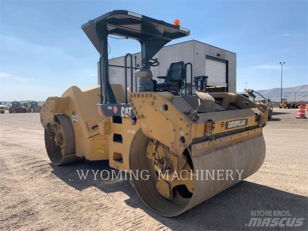 CAT CB64 Kompaktorji tal