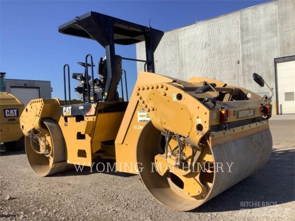 CAT CB64 Kompaktorji tal