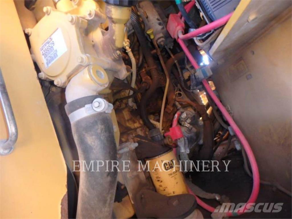 CAT CB66B Dvojni valjarji