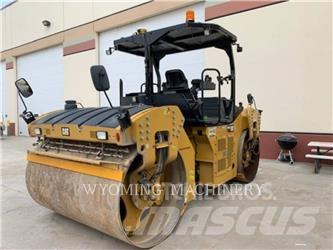 CAT CB66B Kompaktorji tal