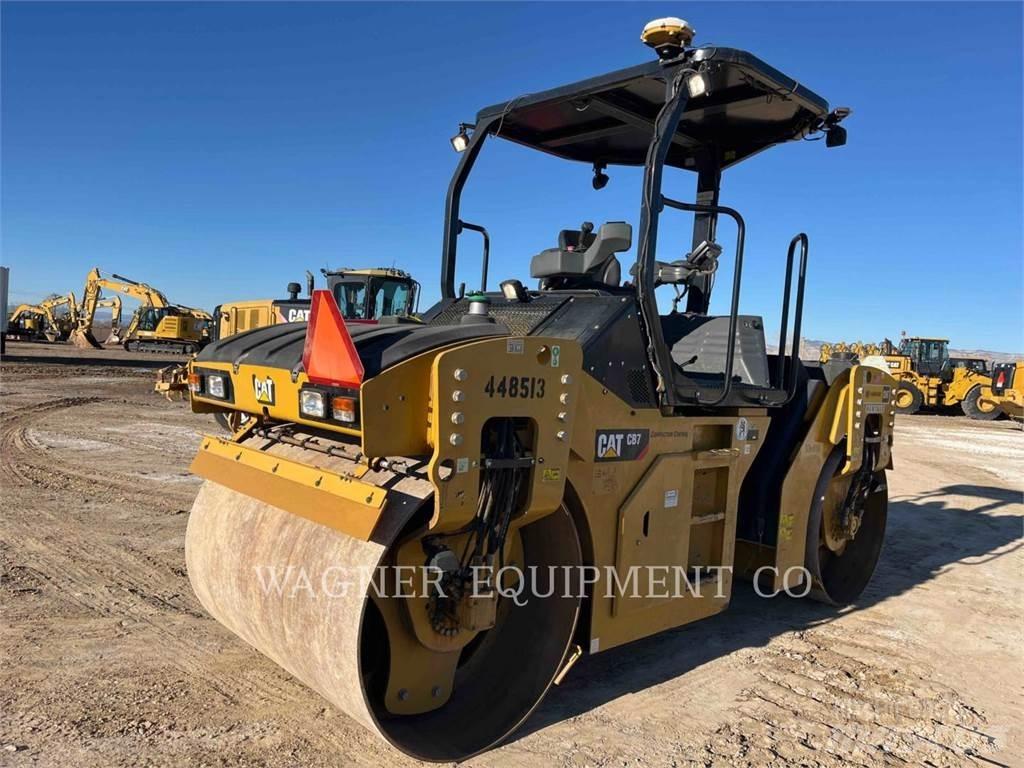 CAT CB7 Kompaktorji tal