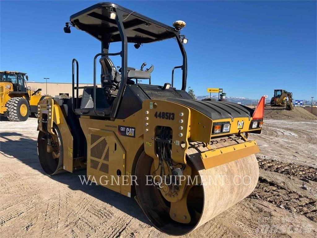 CAT CB7 Kompaktorji tal