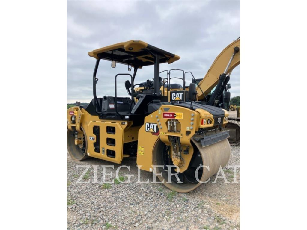 CAT CB7-02 Kompaktorji tal