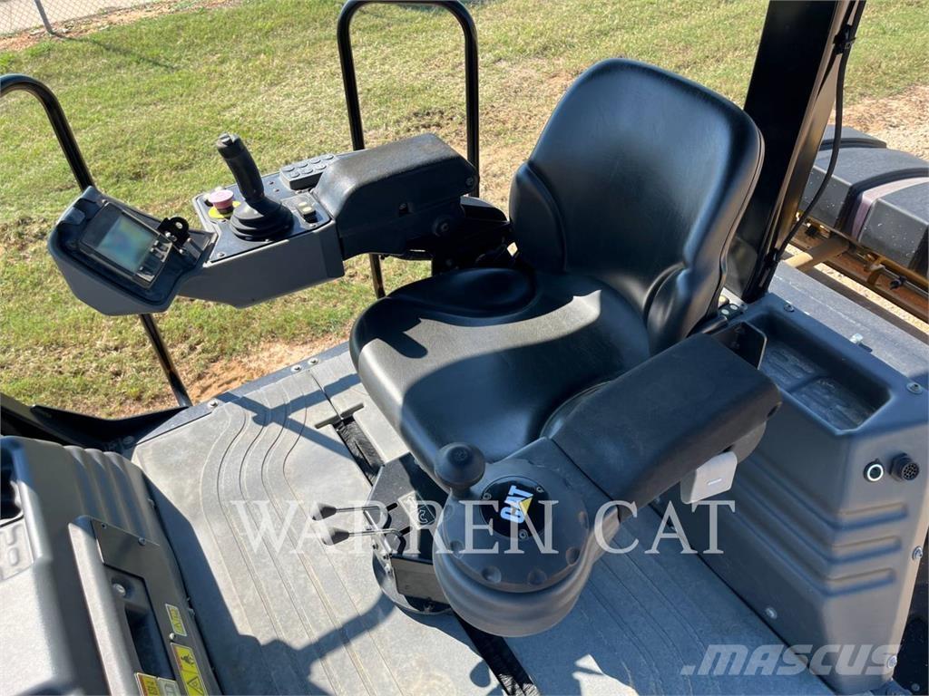 CAT CB8 Asfaltni finišerji