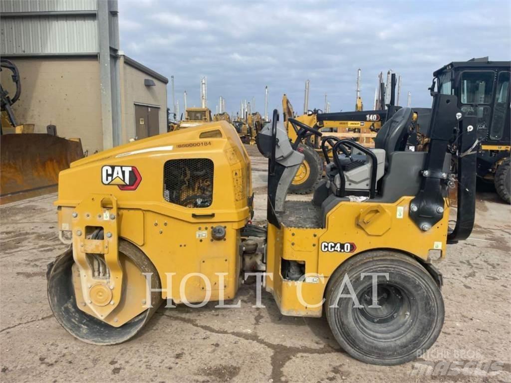 CAT CC4.0 Kolesni Buldožerji