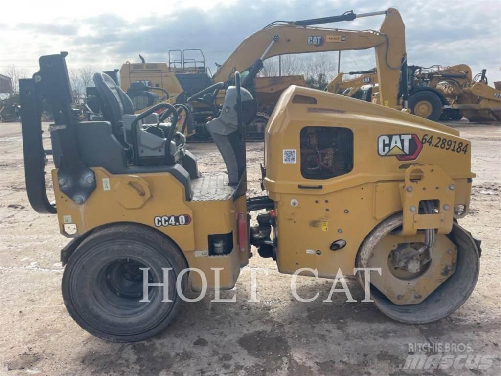 CAT CC4.0 Kolesni Buldožerji
