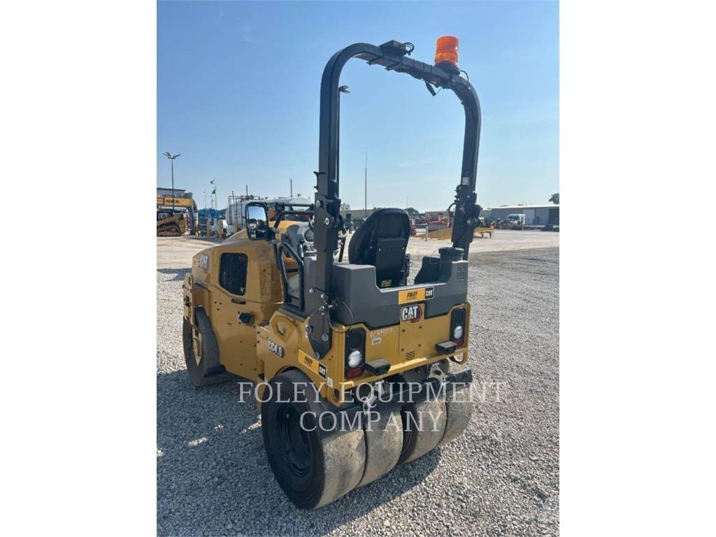 CAT CC4.0-03 Kompaktorji tal