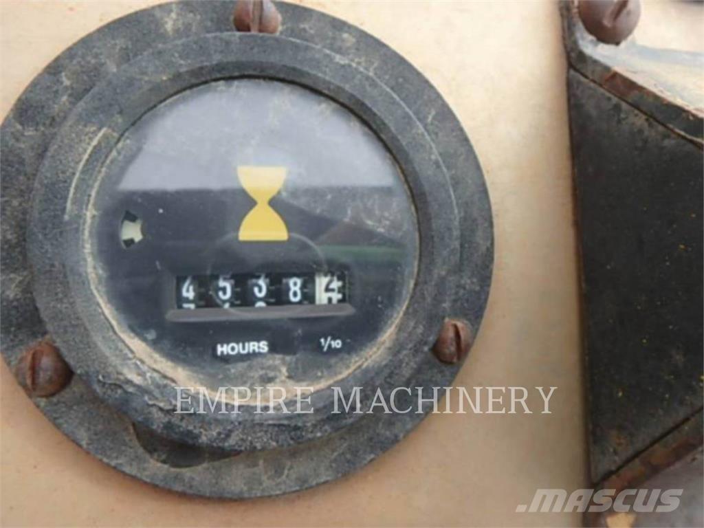 CAT CP323 Enojni valjarji