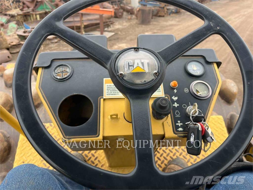 CAT CP563C Kompaktorji tal