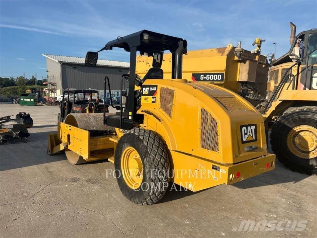 CAT CS44B Kompaktorji tal