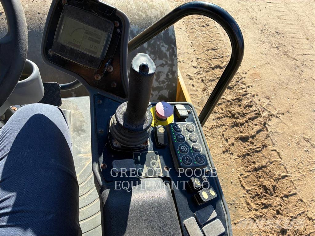 CAT CS54B Enojni valjarji