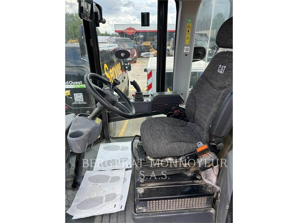 CAT CS74B 4F Kompaktorji tal