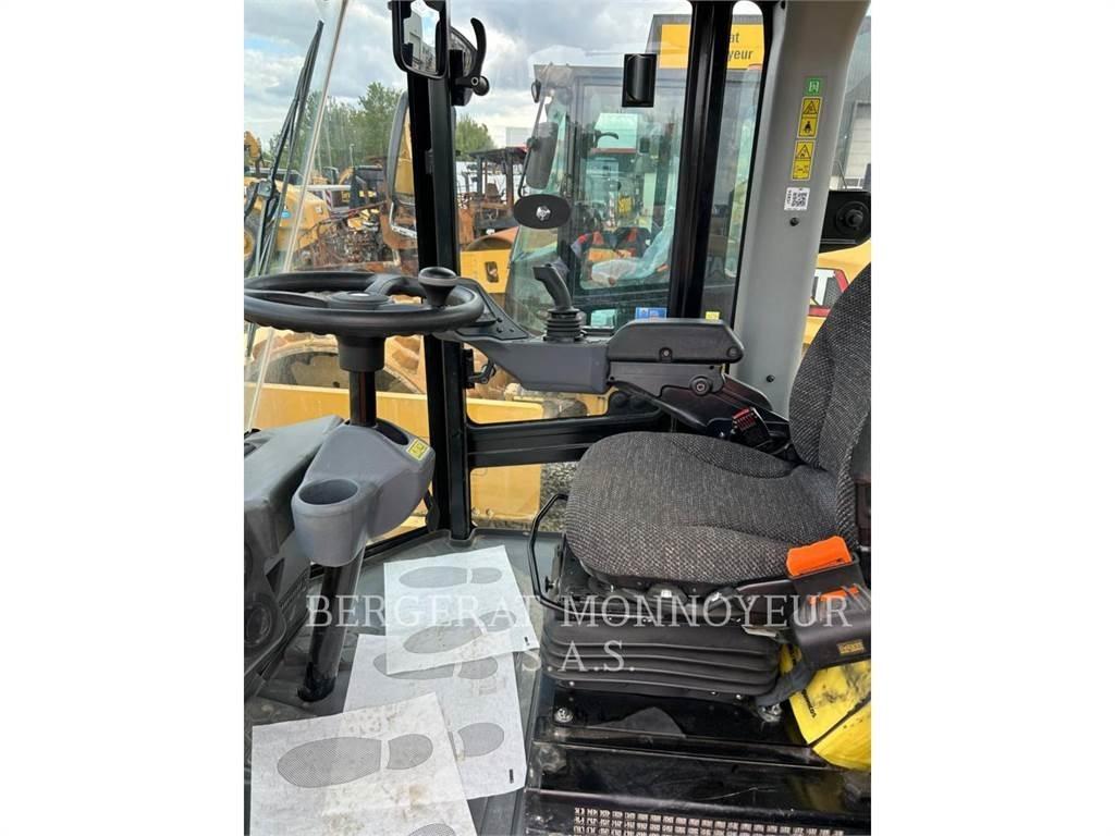 CAT CS76B Kompaktorji tal