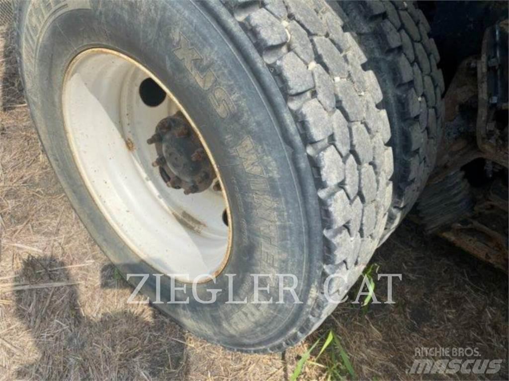 CAT CT681 Drugi tovornjaki