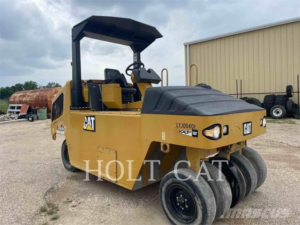 CAT CW14 Kolesni valjarji s pnevmatikami