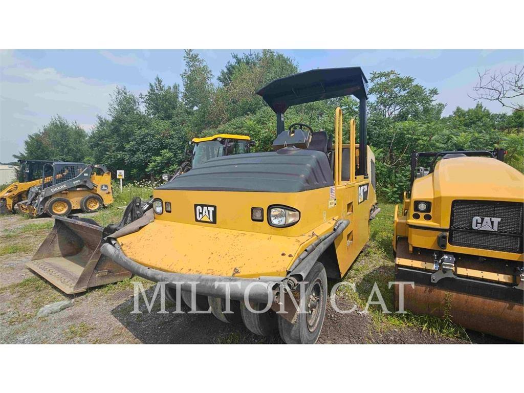 CAT CW14 Kolesni valjarji s pnevmatikami