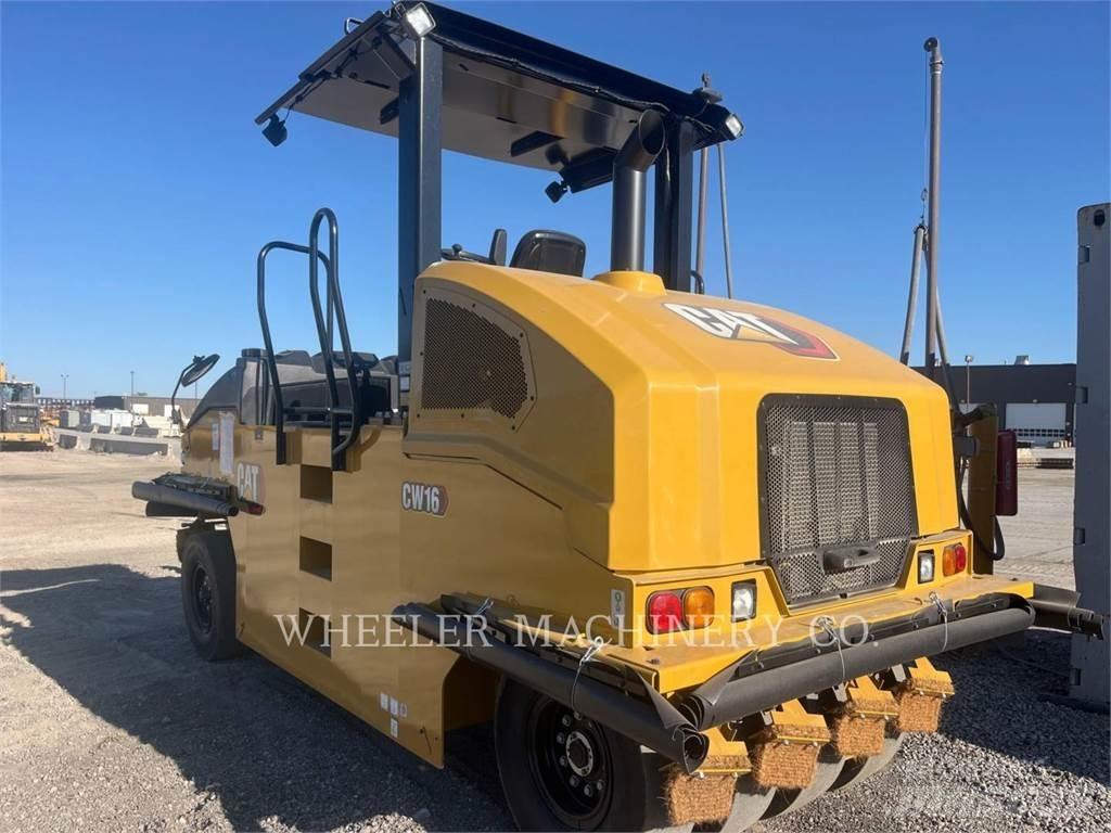 CAT CW16 Kolesni valjarji s pnevmatikami