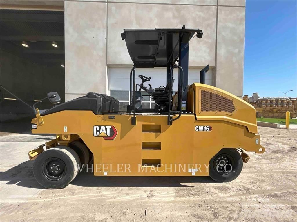 CAT CW16 Kolesni valjarji s pnevmatikami
