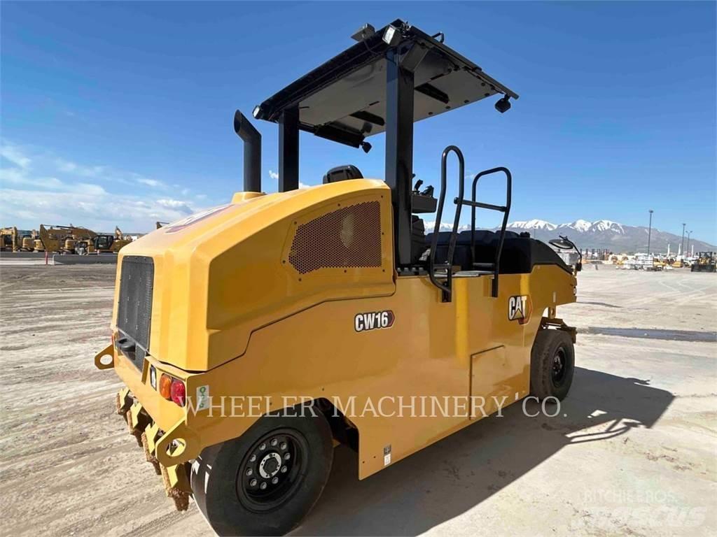 CAT CW16 Kolesni valjarji s pnevmatikami