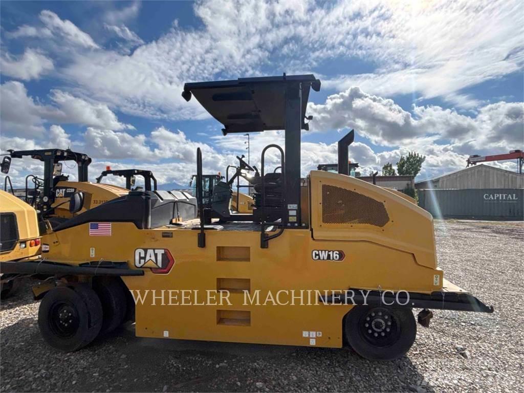 CAT CW16 Kolesni valjarji s pnevmatikami