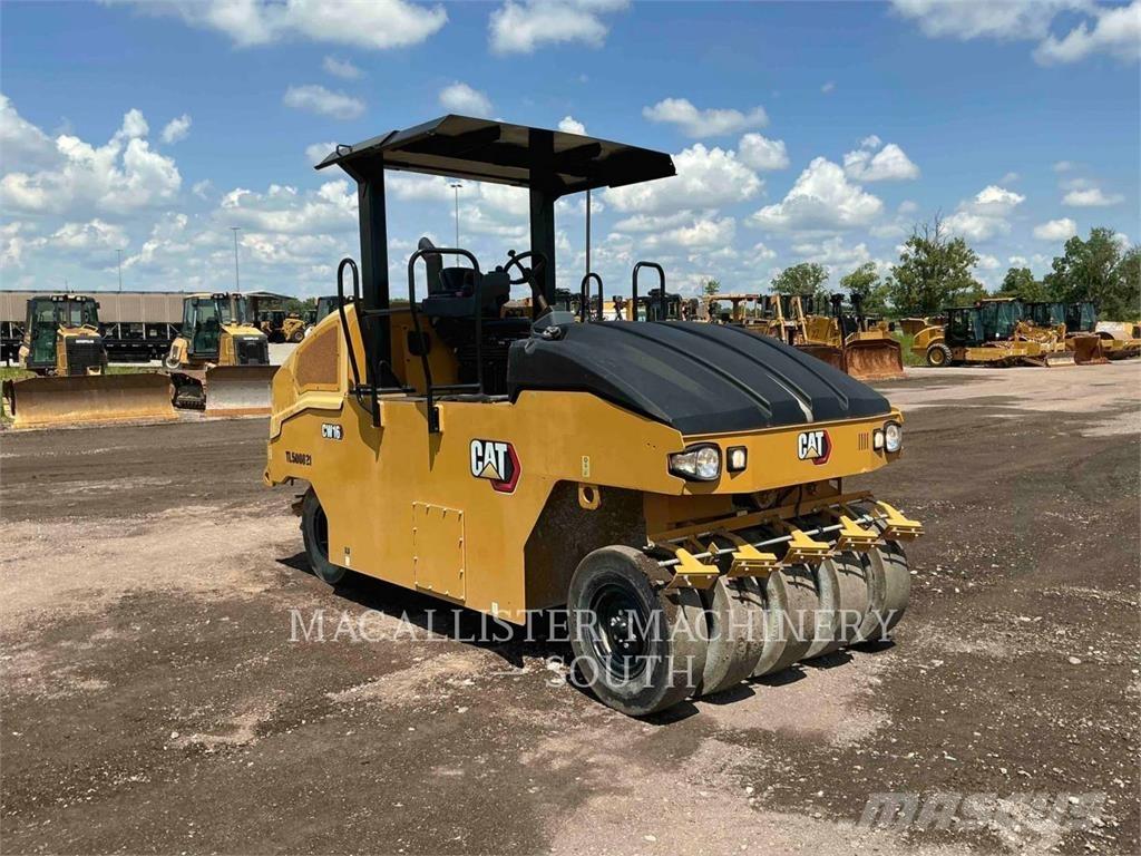 CAT CW16 Kolesni valjarji s pnevmatikami