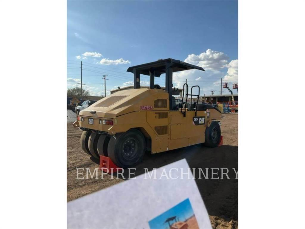 CAT CW34 Kolesni valjarji s pnevmatikami