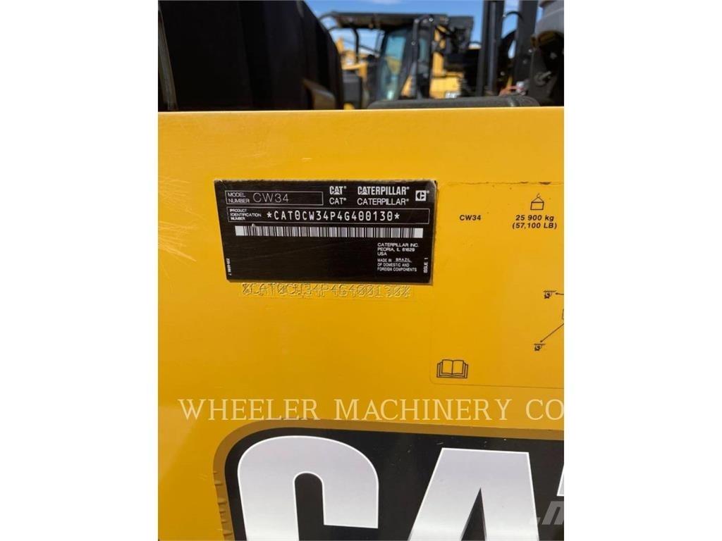 CAT CW34 Kolesni valjarji s pnevmatikami