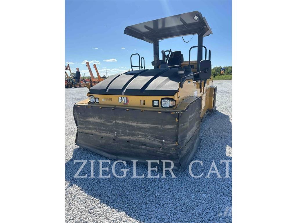 CAT CW34 Kolesni valjarji s pnevmatikami