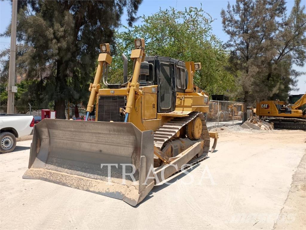 CAT D 6 T Buldožerji goseničarji