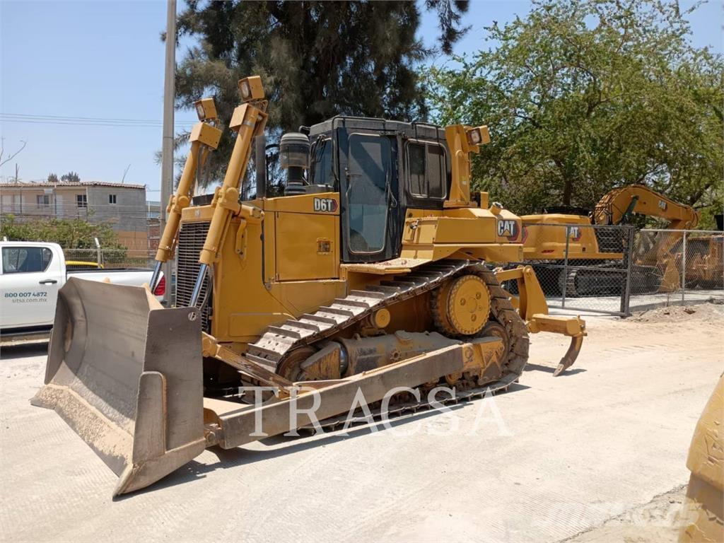 CAT D 6 T Buldožerji goseničarji